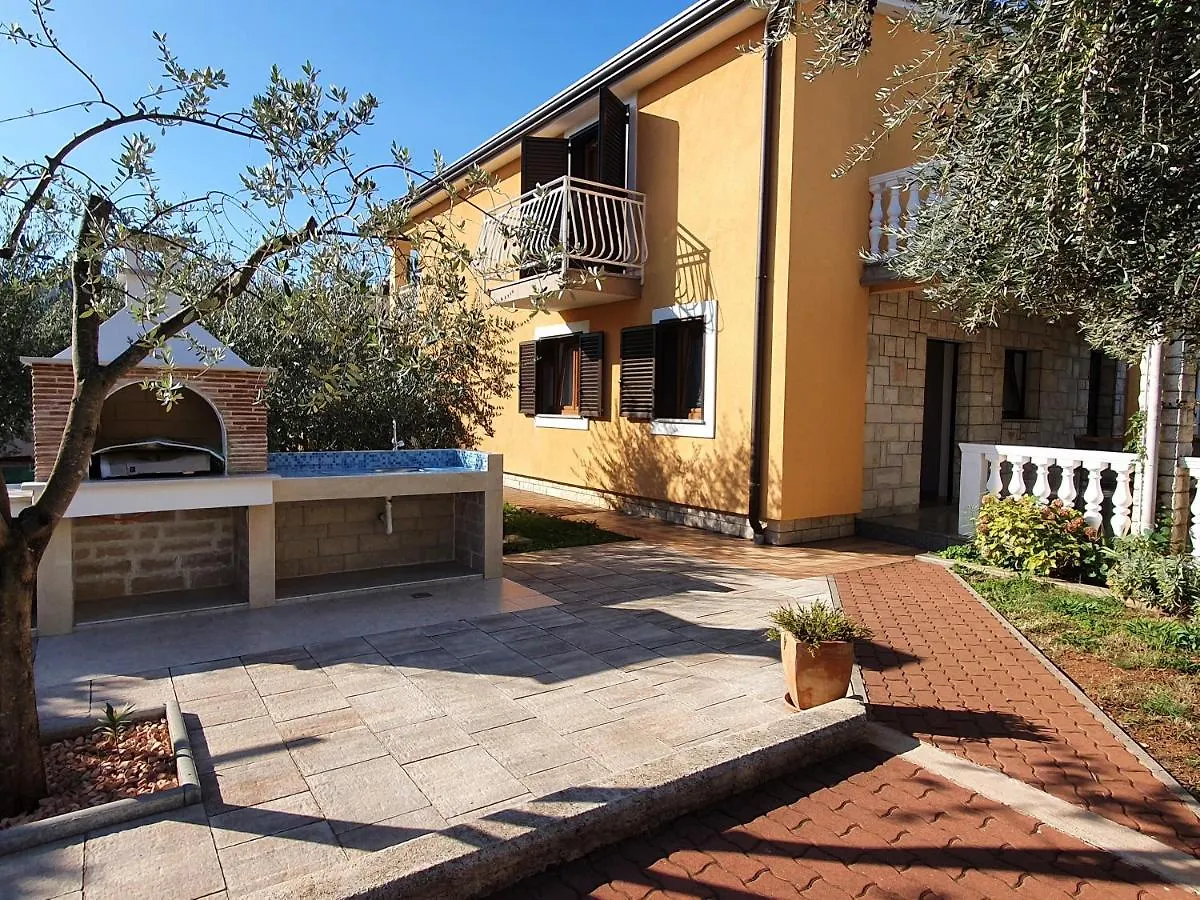Ana A2 , 40 M2 Apartment Novigrad   Novigrad (Istria)