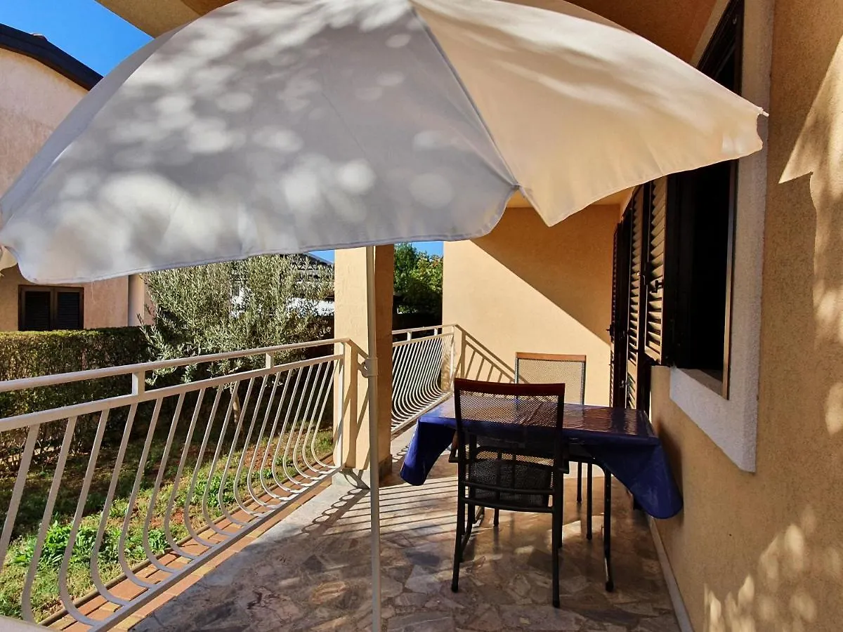 Ana A2 , 40 M2 Apartment Novigrad  Croatia